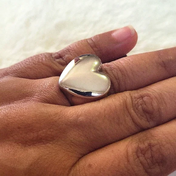 Ring - Picture 1 of 5